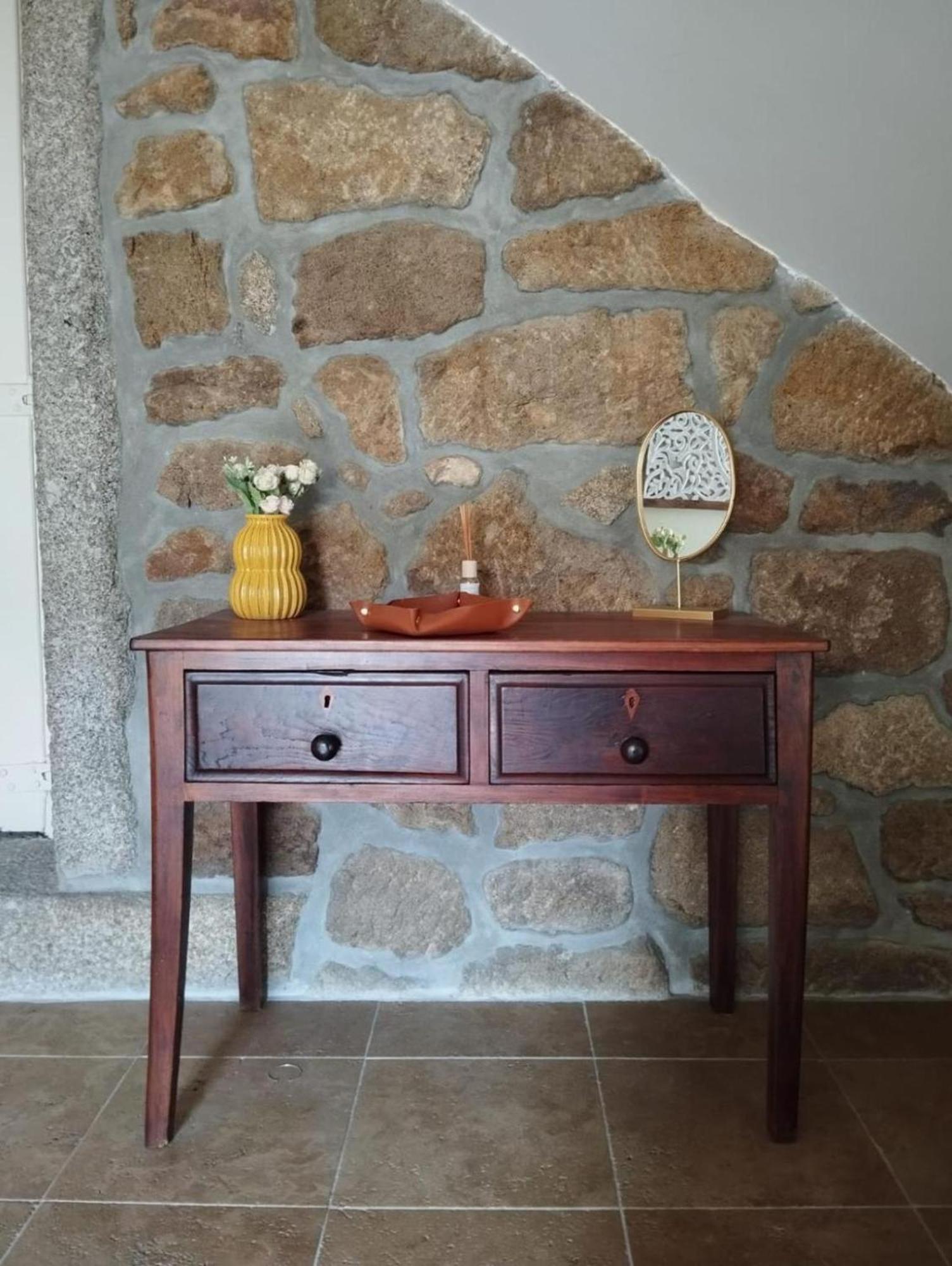 Casa Dos Livros - Guest House Vila Nova de Tazem Экстерьер фото